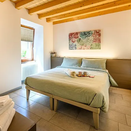 Old Town Apartments Tirano Exterior photo