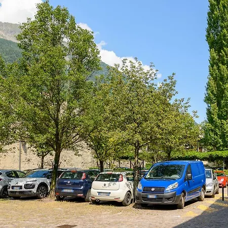Old Town Apartments Tirano Exterior photo
