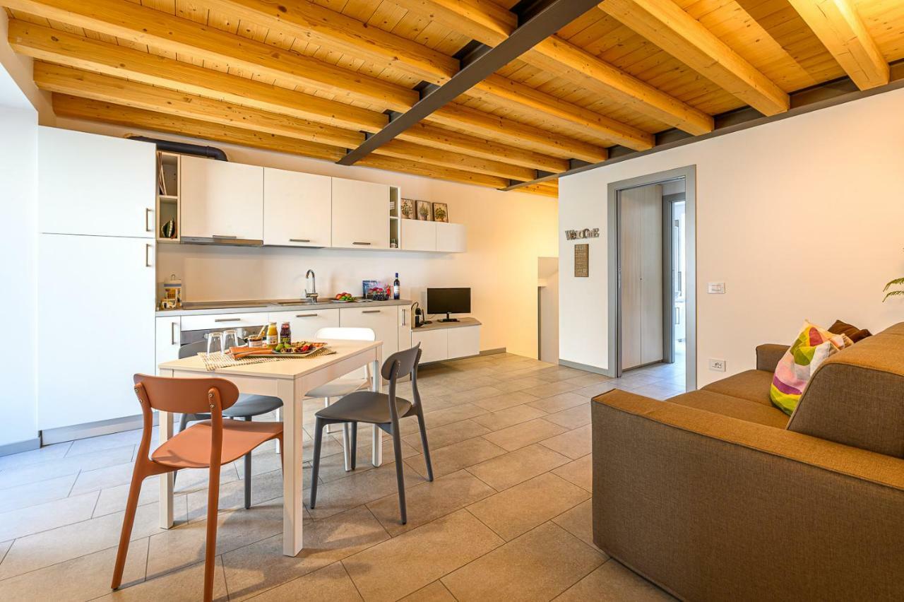 Old Town Apartment *